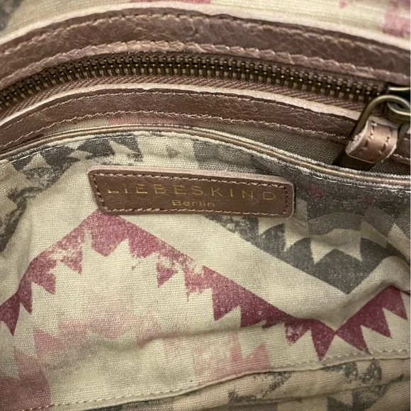 Liebeskind Berlin leather gold / bronze tassel clutch - Picture 5 of 10